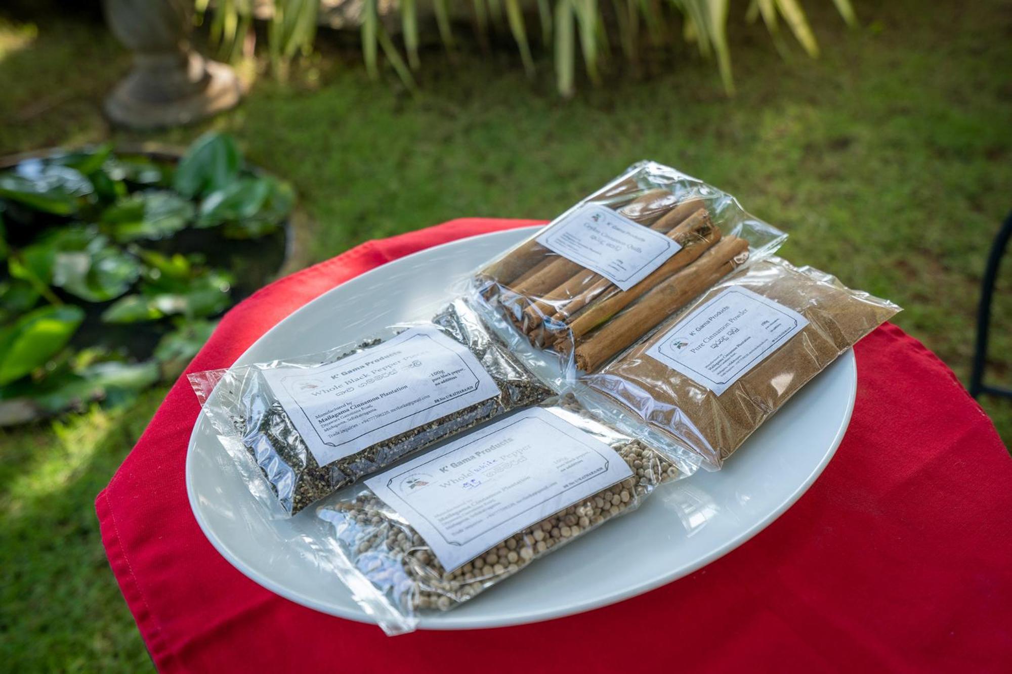 Mailagama Cinnamon Residence Kataragama Bagian luar foto